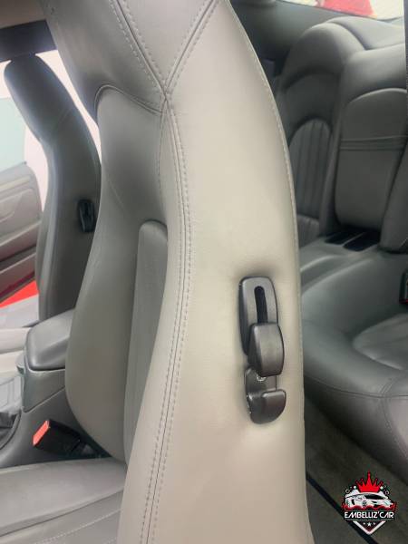 Rénovation Intérieure en Cuir d'Exception pour une Maserati 4200 GT à Arras