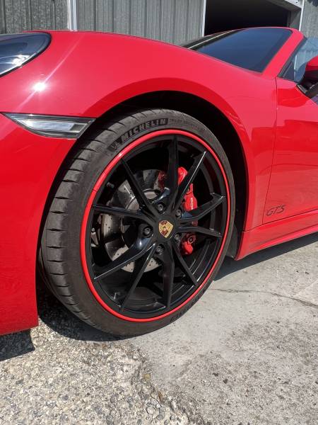Pose de protection de Jantes Alloygator sur une Porsche Boxster 718 GTS  près de Douai dans le Nord Pas de Calais