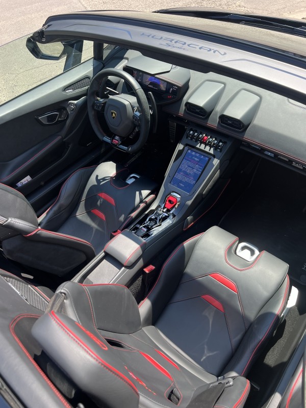 Polissage carrosserie et pose film de protection carrosserie sur Lamborghini Huracan spider