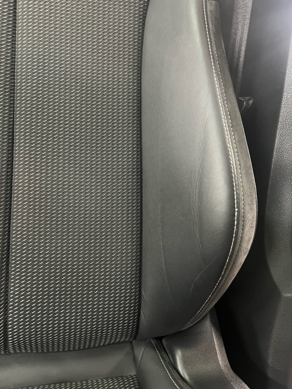 Soin et reteinte siège conducteur d'une Audi Q3 à Saint-Quentin