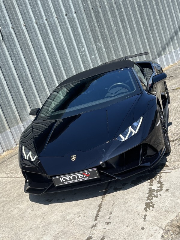 Polissage carrosserie et pose film de protection carrosserie sur Lamborghini Huracan spider