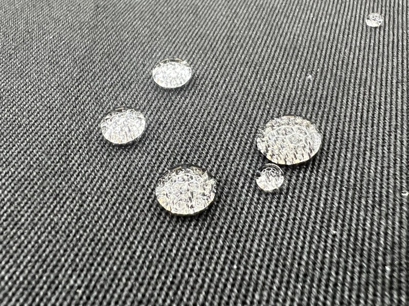 Nettoyage et application d’un traitement imperméabilisation capote sur cabriolet C1 Airscape à Lens